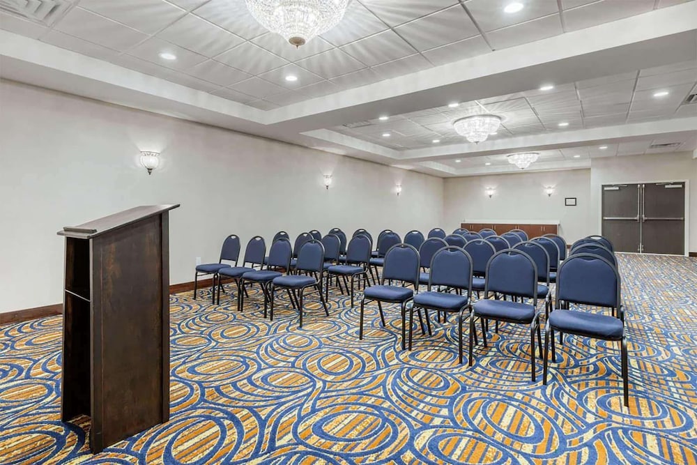 Days Inn and Suites by Wyndham Oxford 25/27