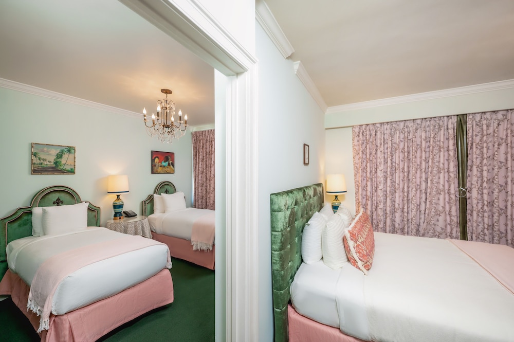 FAMILY SUITE, THALIA, SUPERIOR, SUITE, MULTIPLE BEDS