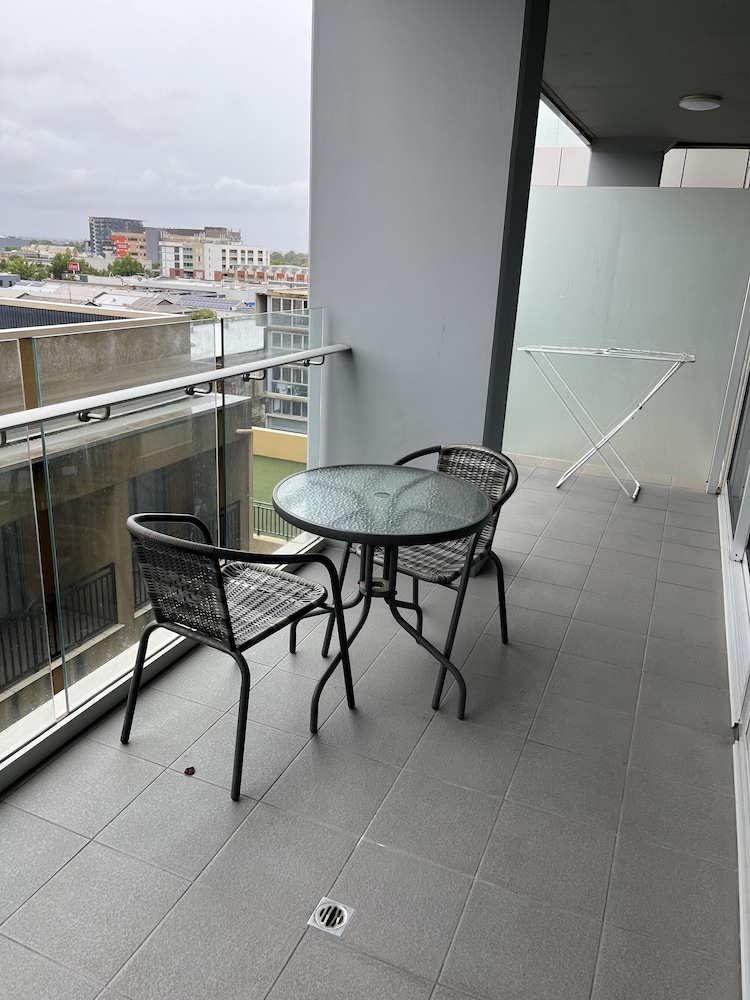 Tasha's Apartments on Morphett 25/50
