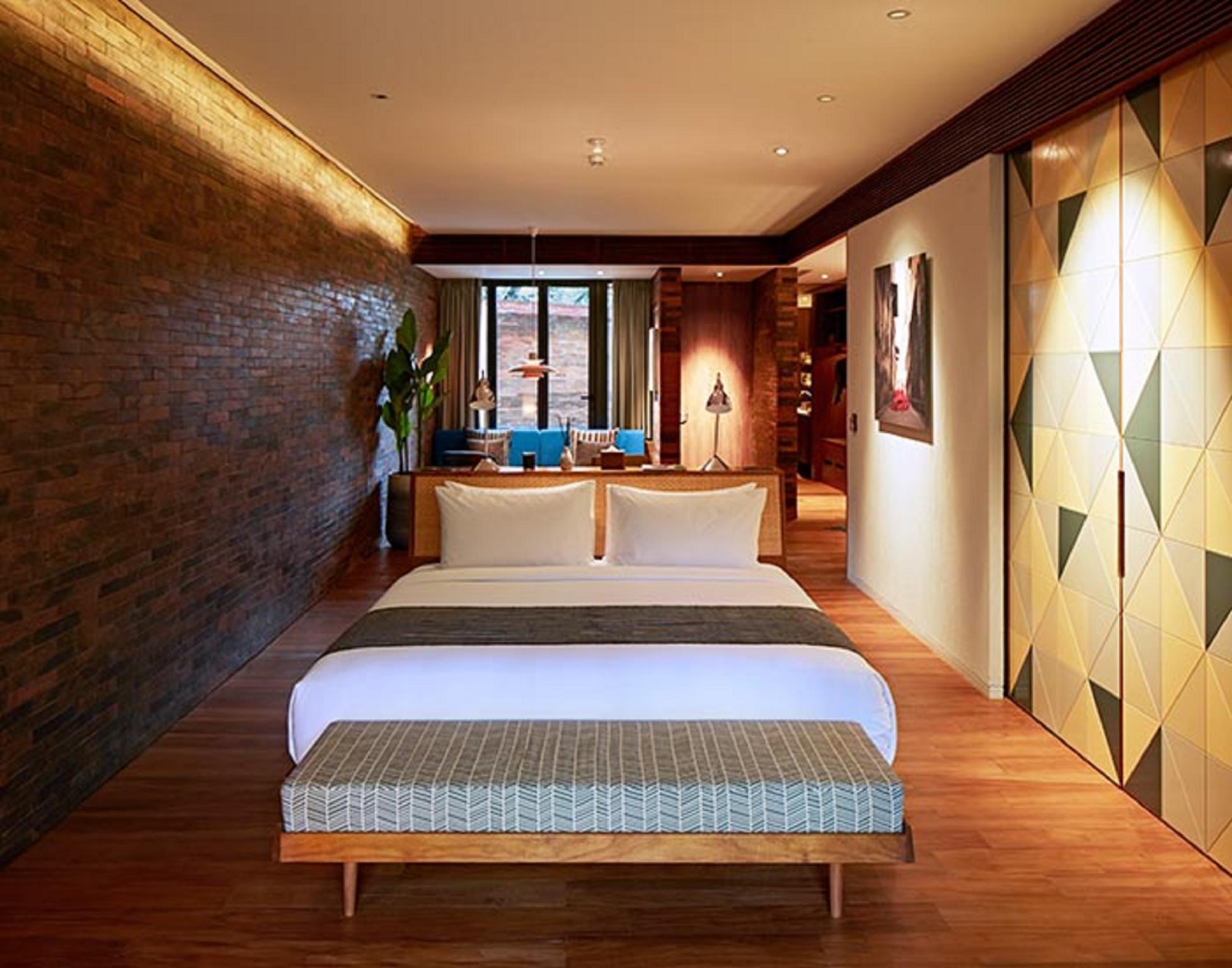 Pool, Suite, King Bed
