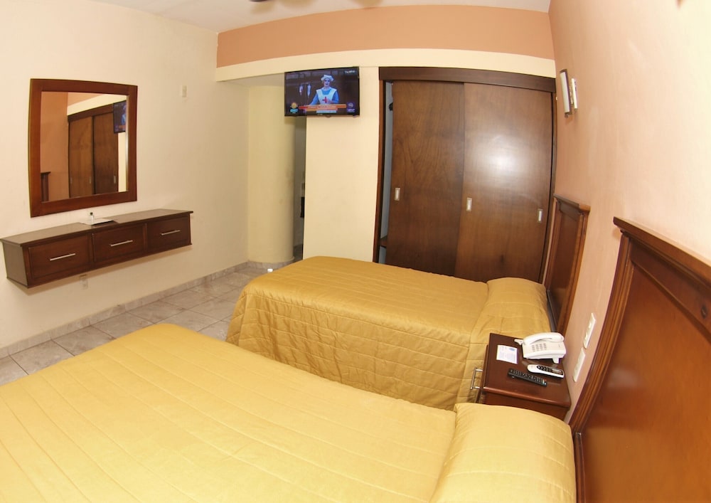 Las Jacarandas Hotel 10/37