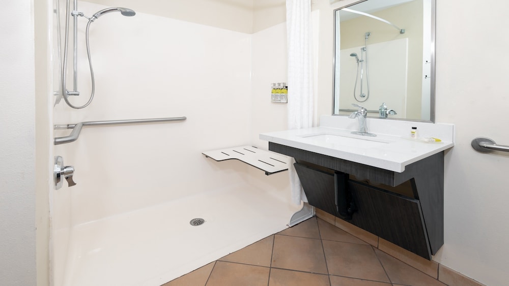 Candlewood Suites Athens 16/57