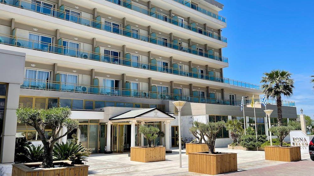 Eona Beach Resort 4/66