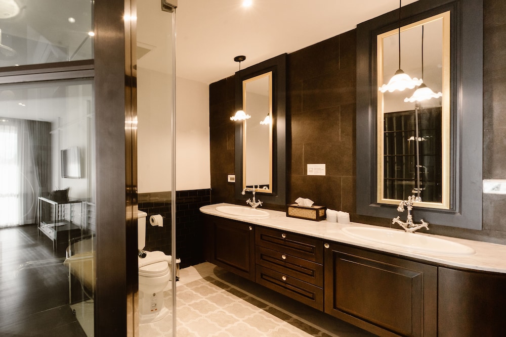 Saran Boutique Hotel Thapae 42/46