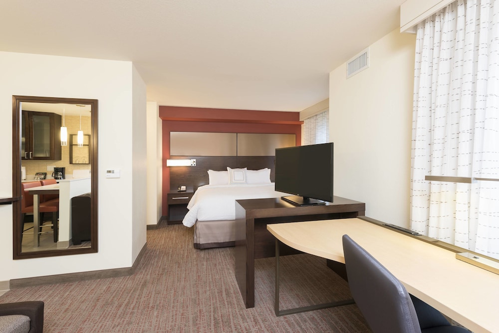 Residence Inn Milwaukee West 9/34