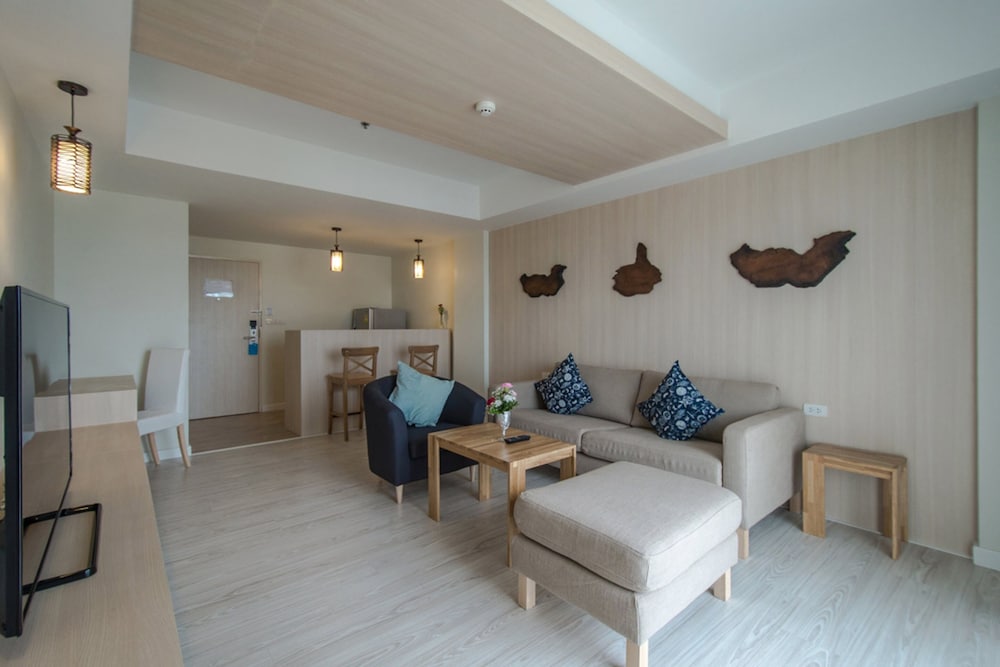 Prachuap Grand Hotel 24/43