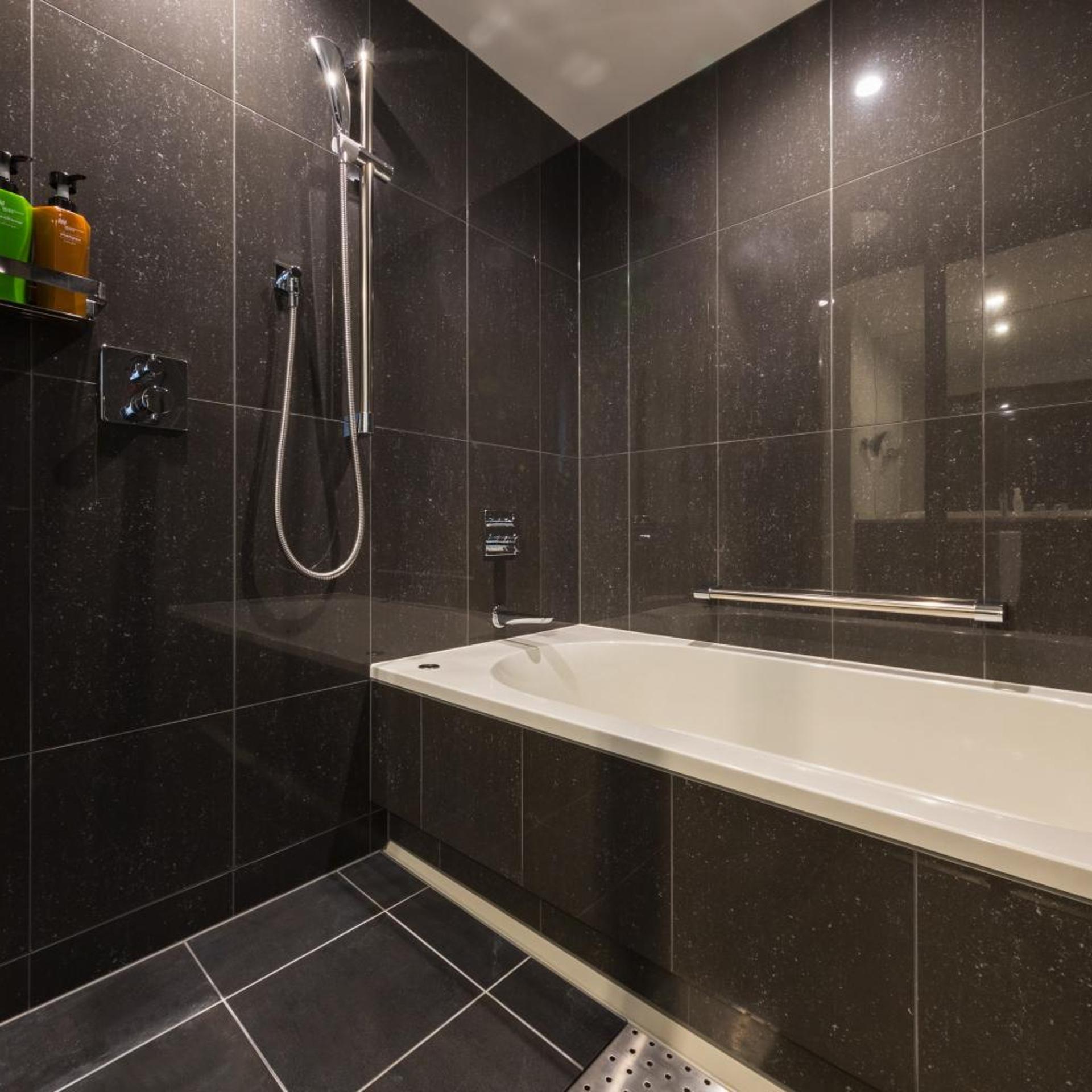 Urban, Queen Bed, Corner، Hotel Metropolitan Kawasaki 3/8