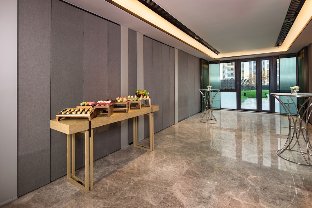 Courtyard By Marriott Shanghai Hongqiao 8/40