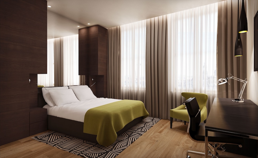 HOLIDAY INN DRESDEN - AM ZWINGER 40/77