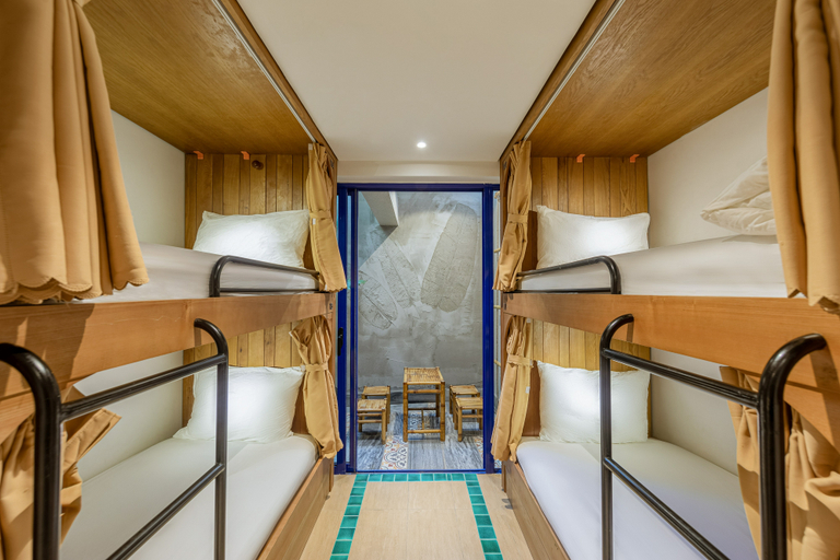 Private, Mixed Dorm, 4 People