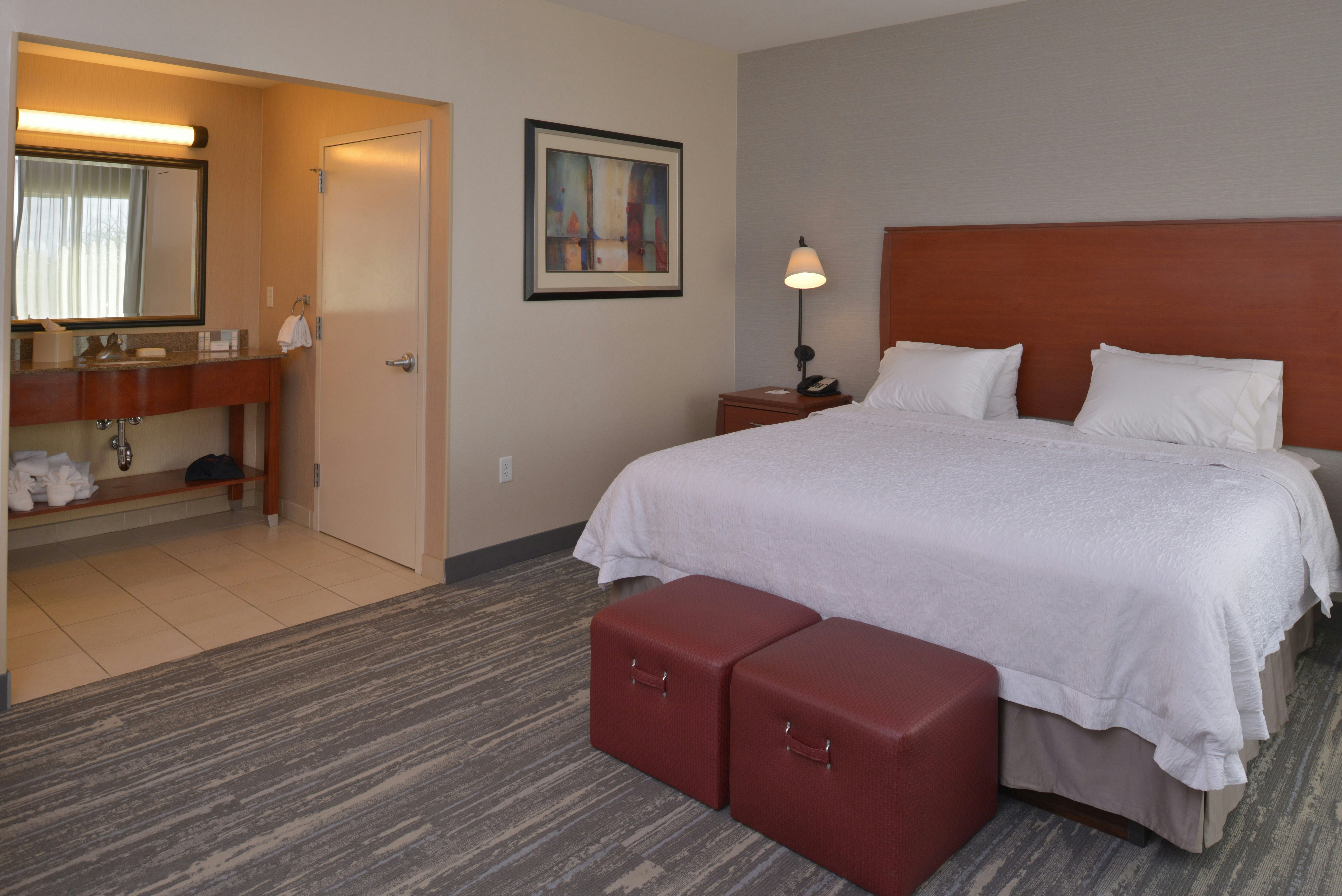 STUDIO, KING BED, ACCESSIBLE