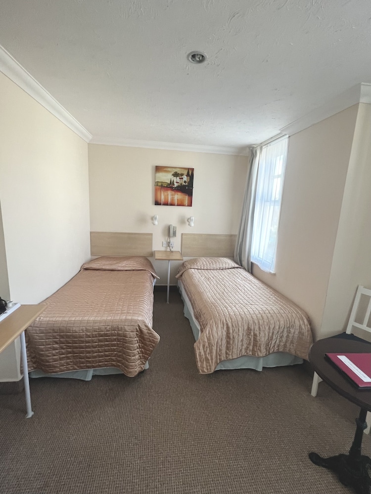 Eastbourne Riviera Hotel 19/64