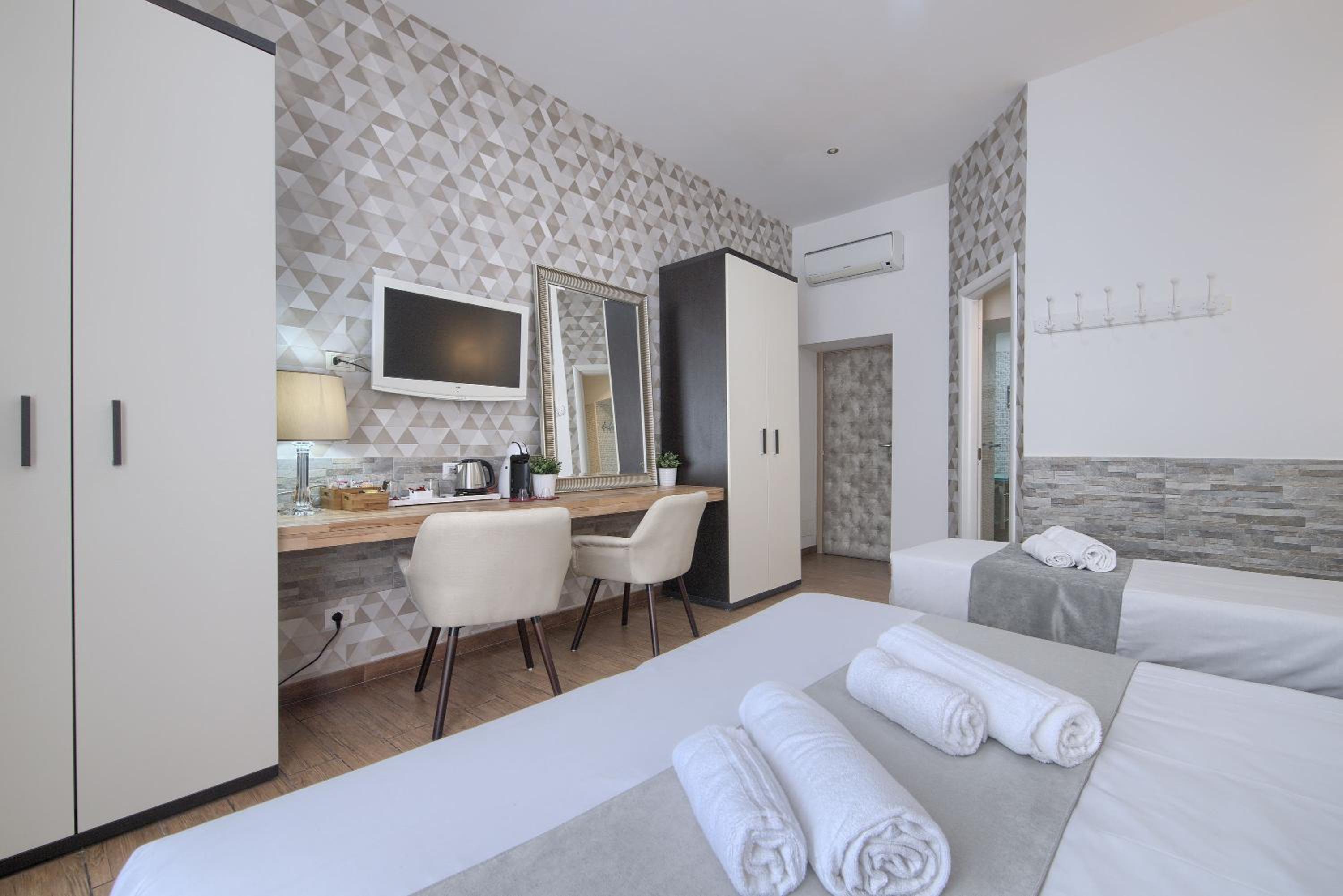 Domus Pietro Inn 3/27