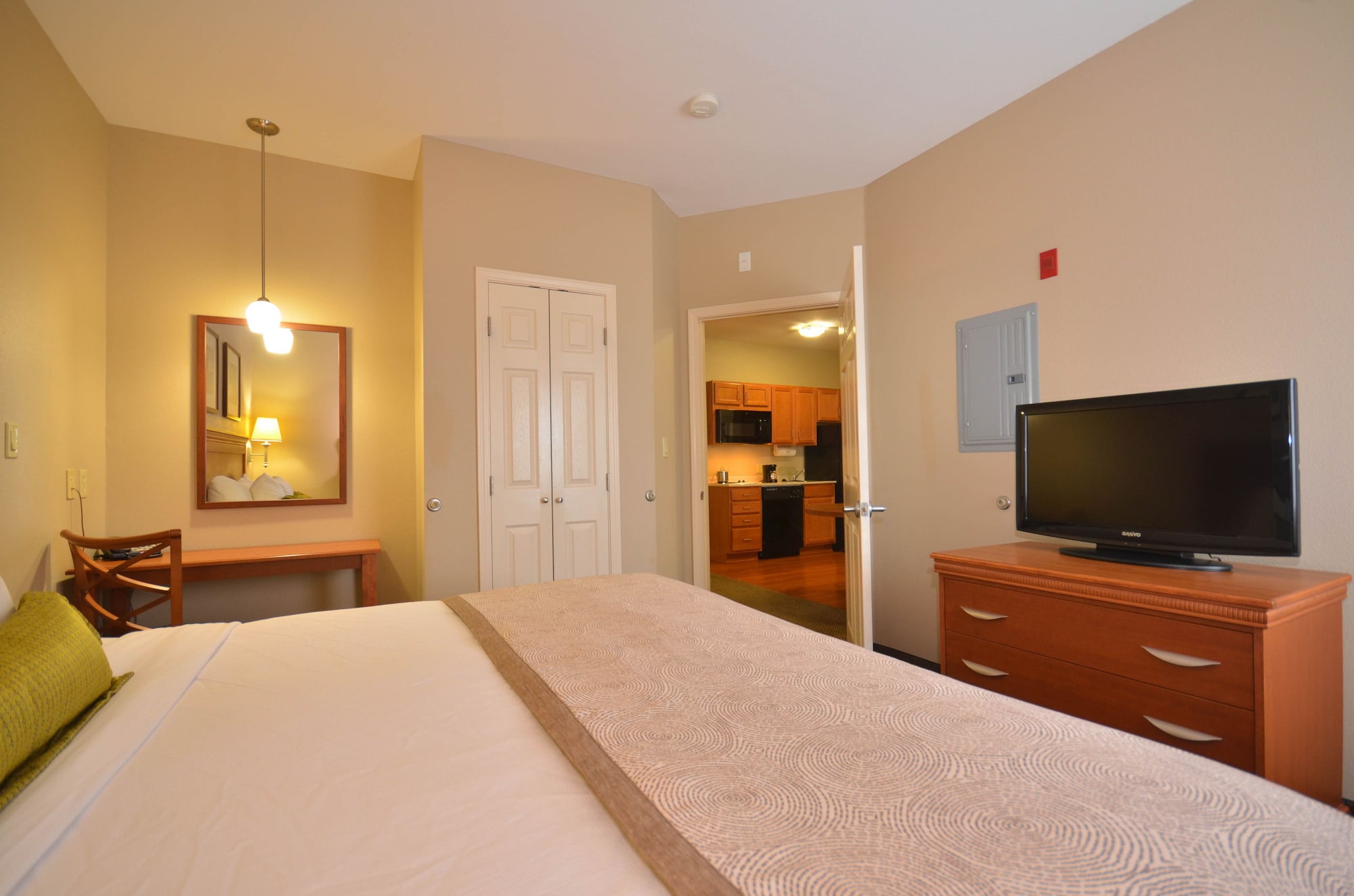 Suite, King Bed