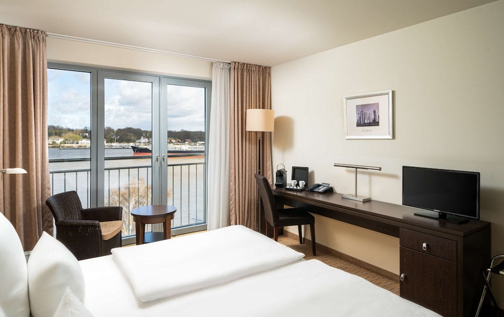 PLUS, SUPERIOR, DOUBLE BED, RIVER VIEW