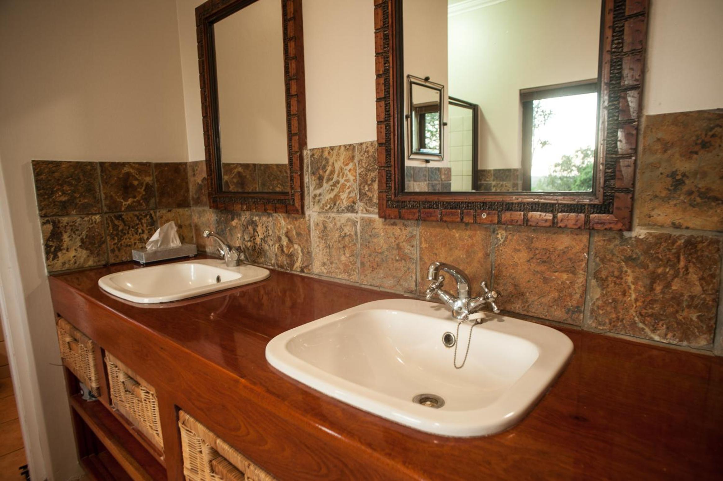 Hluhluwe River Lodge 32/35