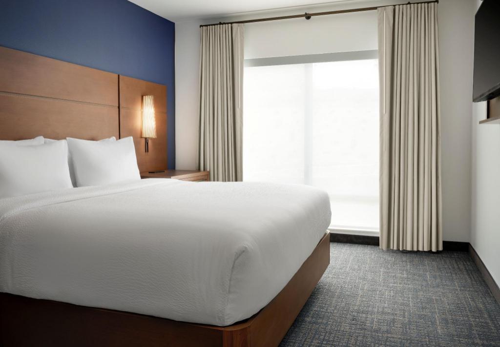 Guest Room, Studio, Suite, King Bed, Large