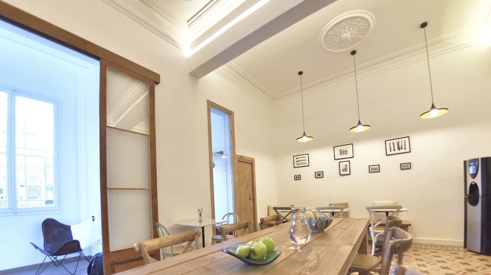 Hostal Girona 44/50