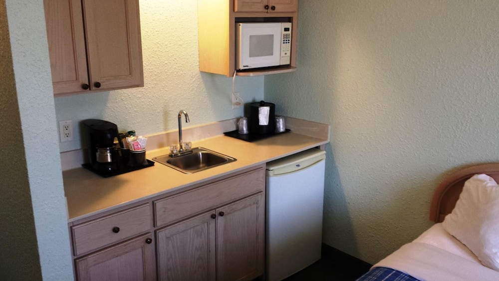 Cocoa Beach Suites 33/33