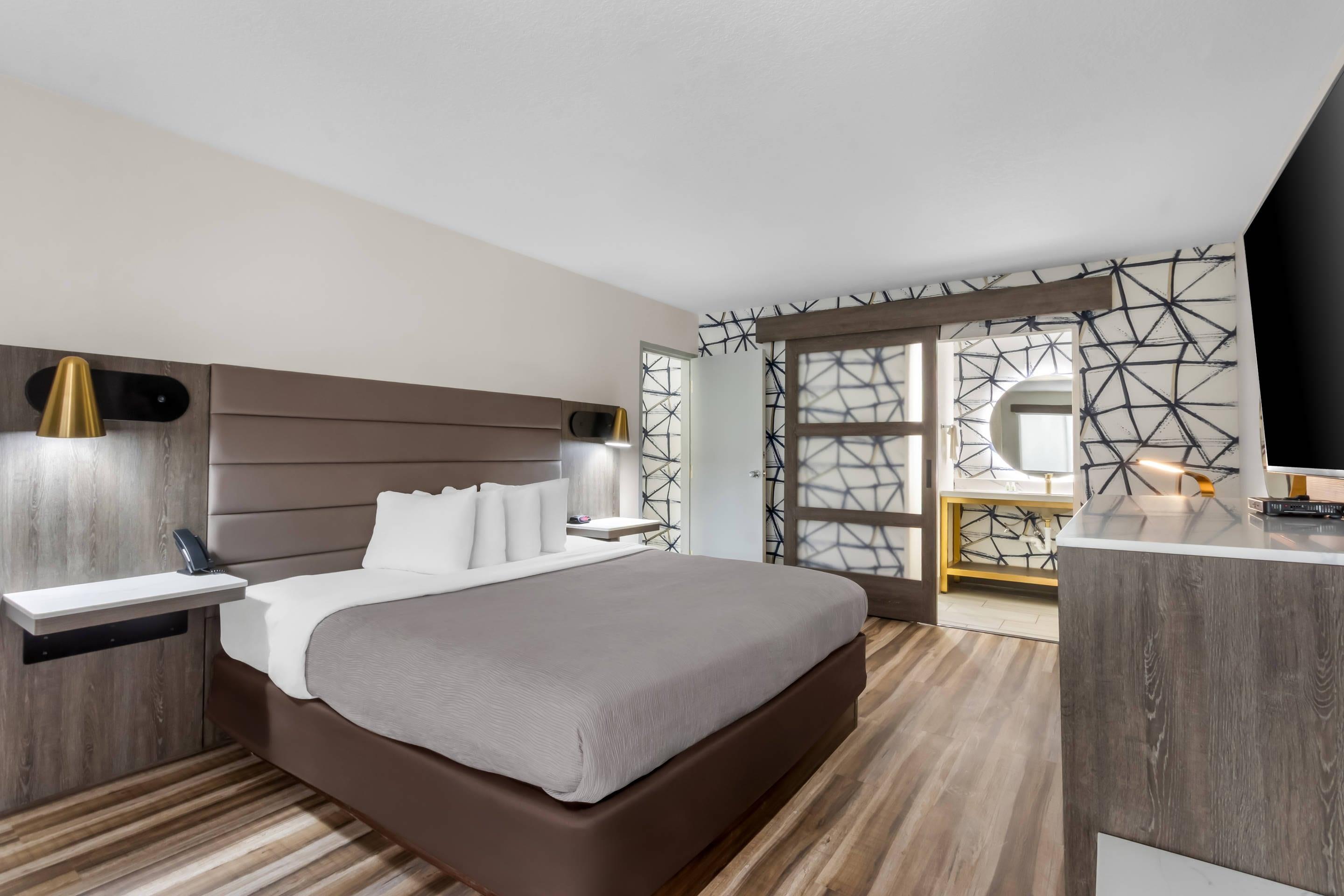 Upgrade, Suite, King Bed