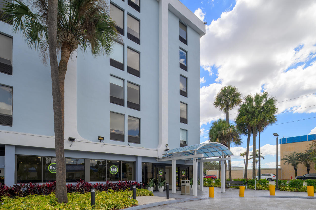 B&B Hotel Miami Airport in MIAMI SPRINGS - FL