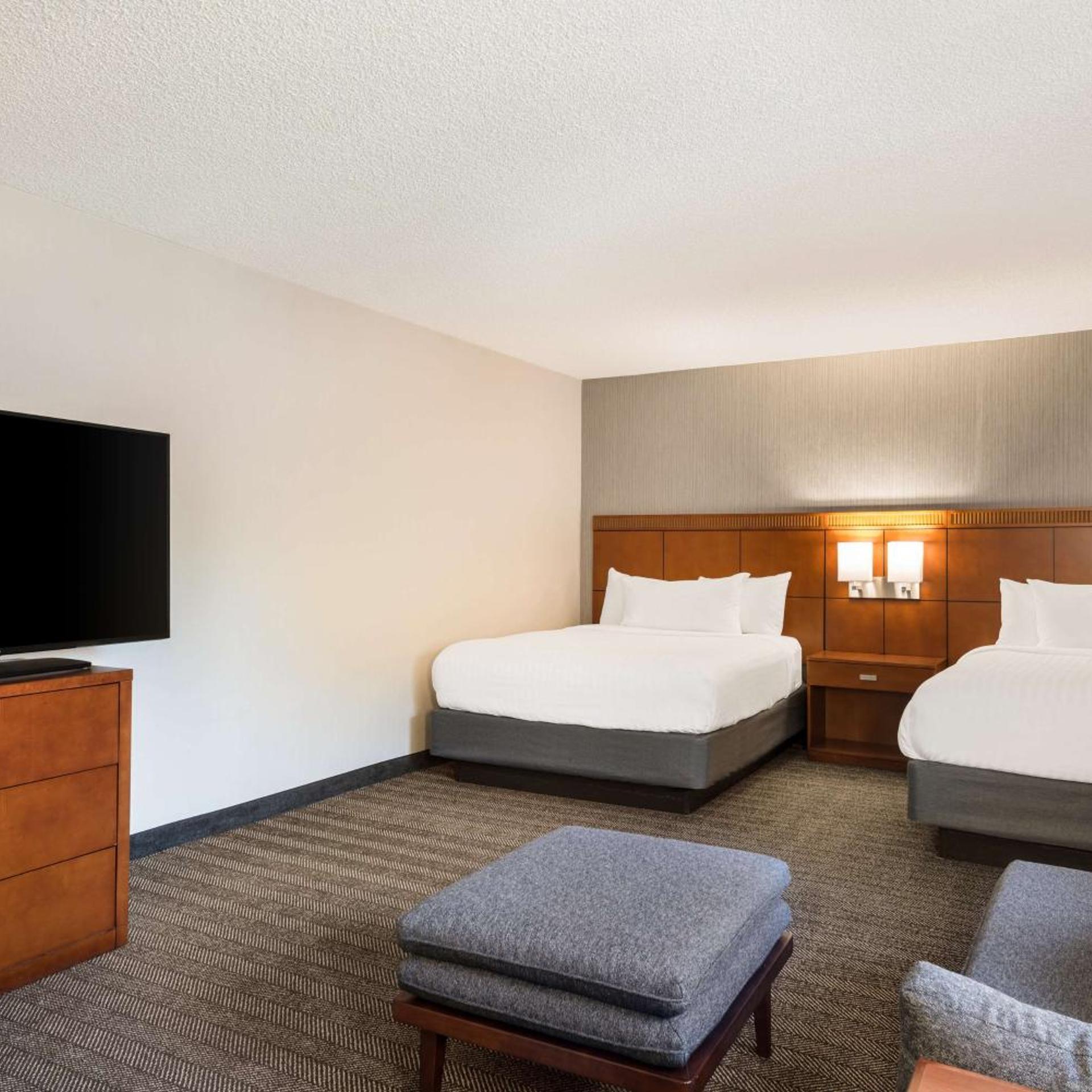 1 Bedroom, Suite, 2 Queen Beds, Sofa