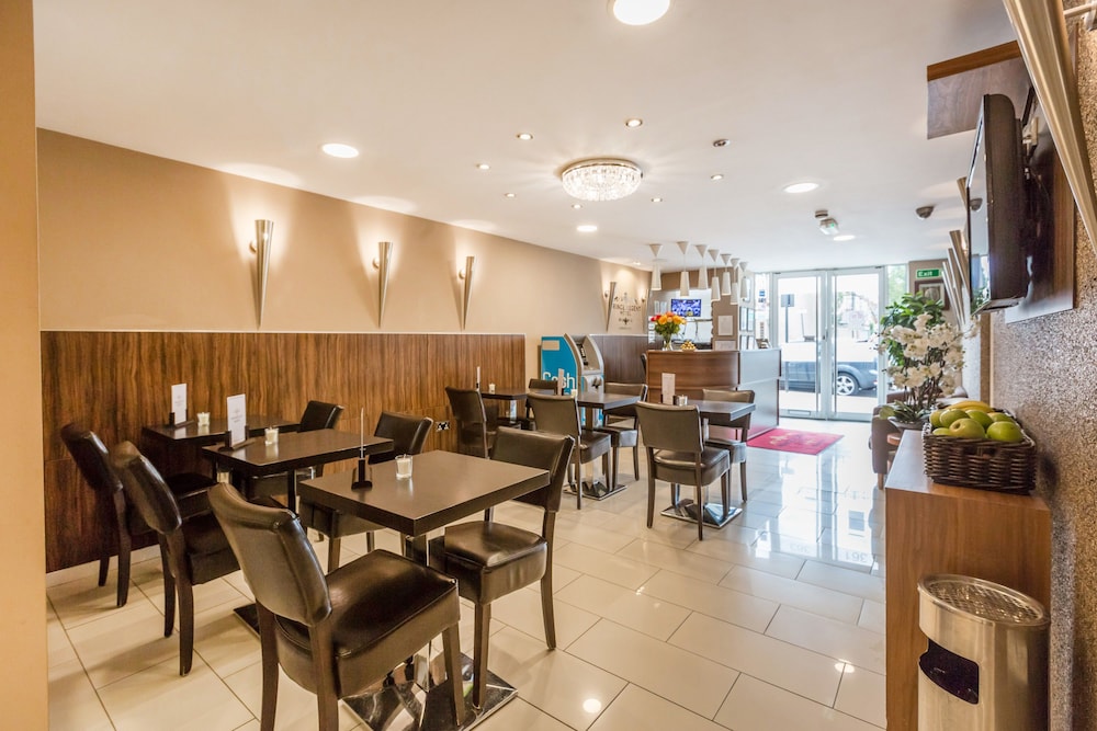Prince Regent Hotel Excel London 45/48