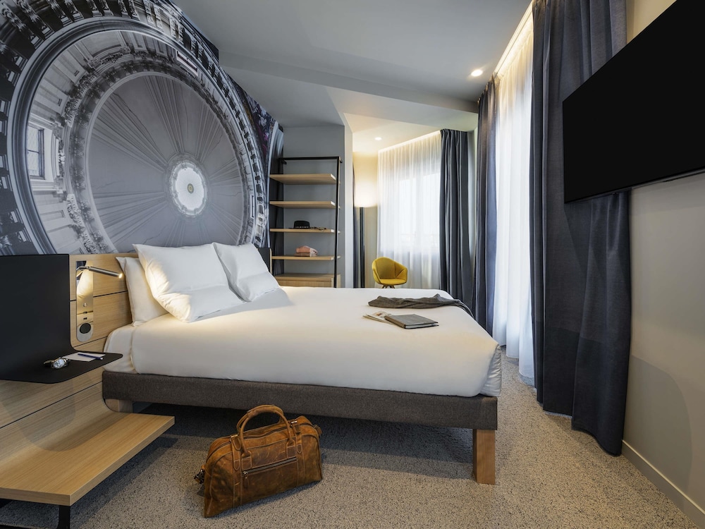 NOVOTEL BELLEVILLE PARIS 20 27/69