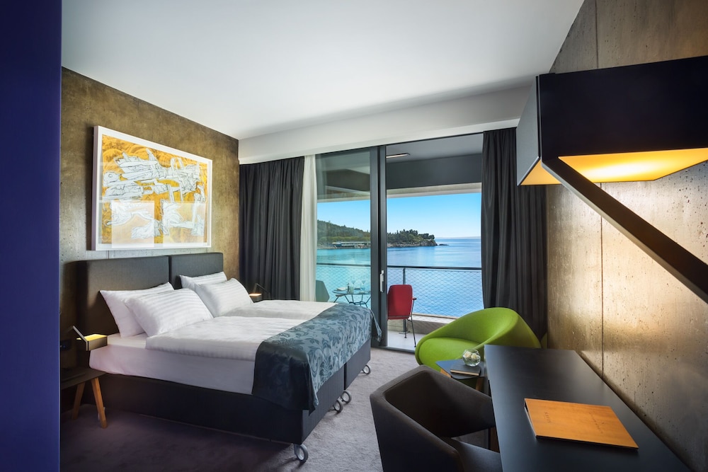 SUPERIOR, SINGLE, DOUBLE BED, SEA VIEW, BALCONY