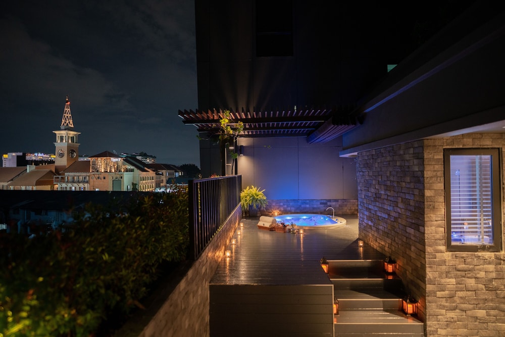 Moose Hotel Nimman 42/48