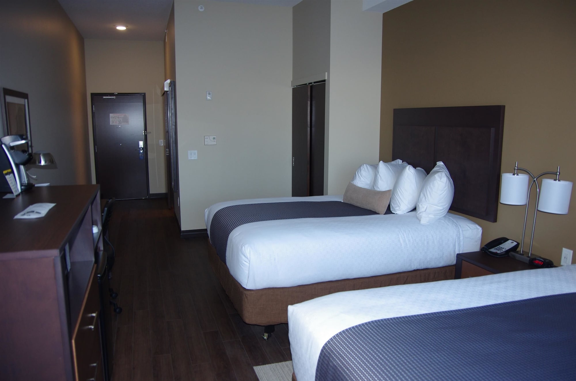 Standard, 2 Queen Beds, Pet Friendly, Accessible