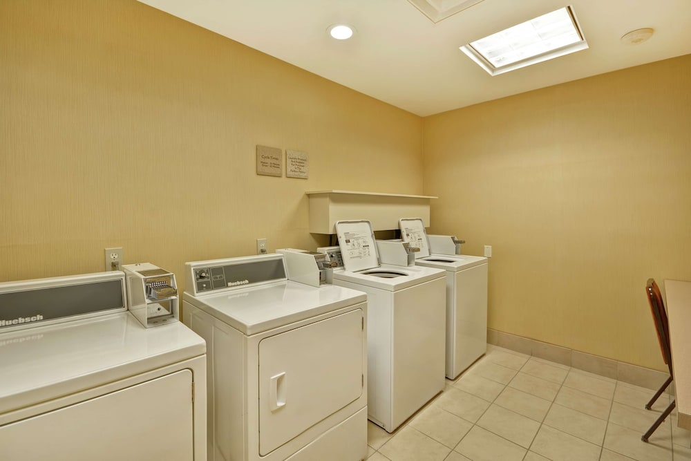 Hilton Garden Inn Riverhead 33/57