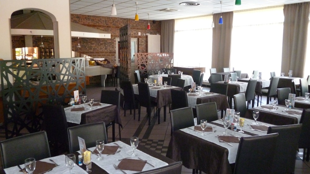 Escatel Hotel 44/60