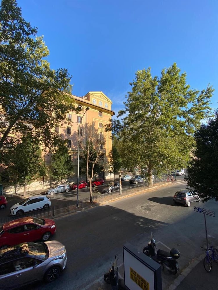 4VaticanRooms 27/33