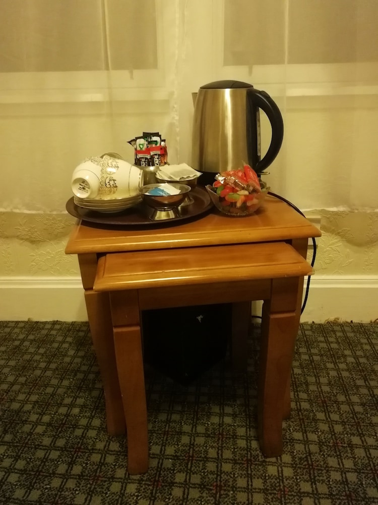 Victoria Hotel 36/47