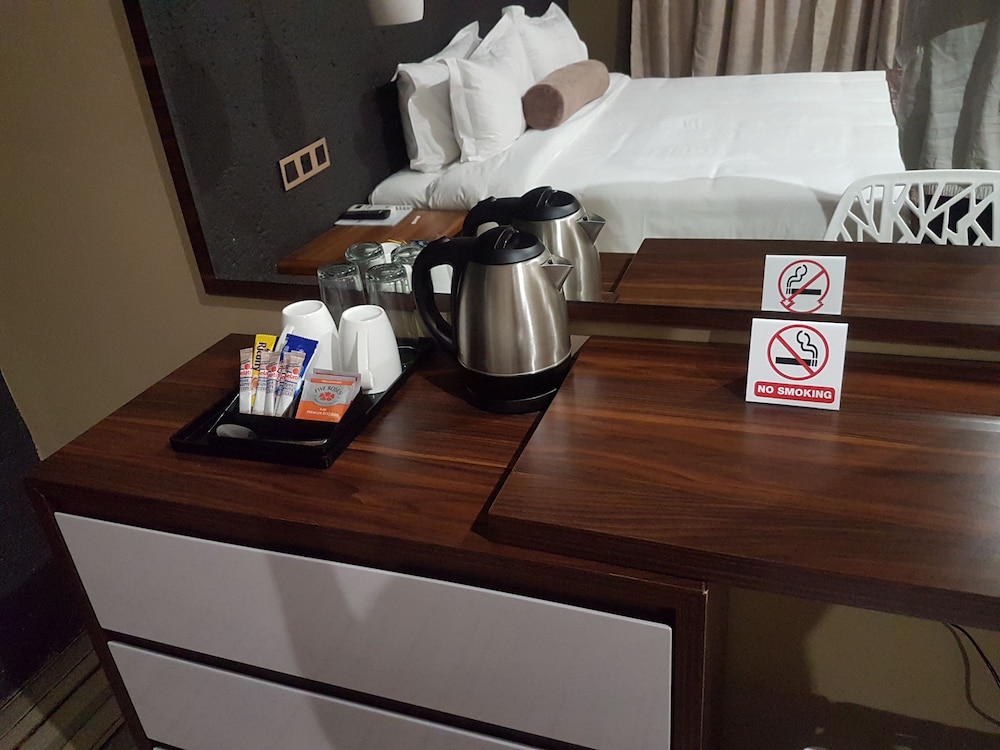 La-Signature Guest House 13/23