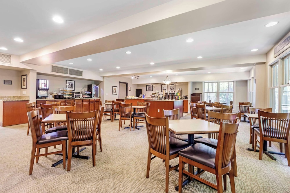 Country Inn & Suites By Radisson, Annapolis, MD 43/62