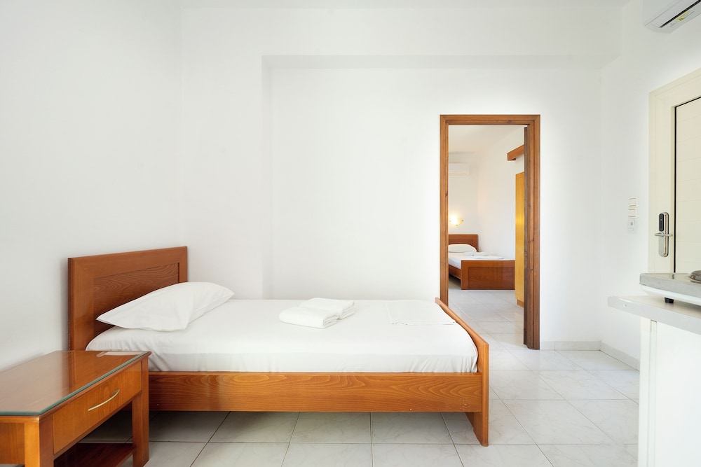 1 BEDROOM, APARTMENT, GARDEN VIEW