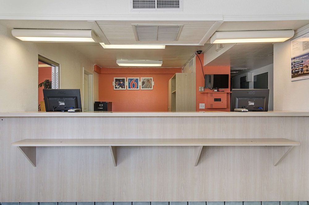 Motel6 Topeka, KS - Northwest 9/54