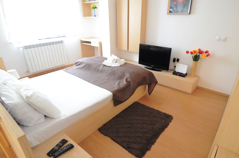 Decebal Residence Apartments 14/80