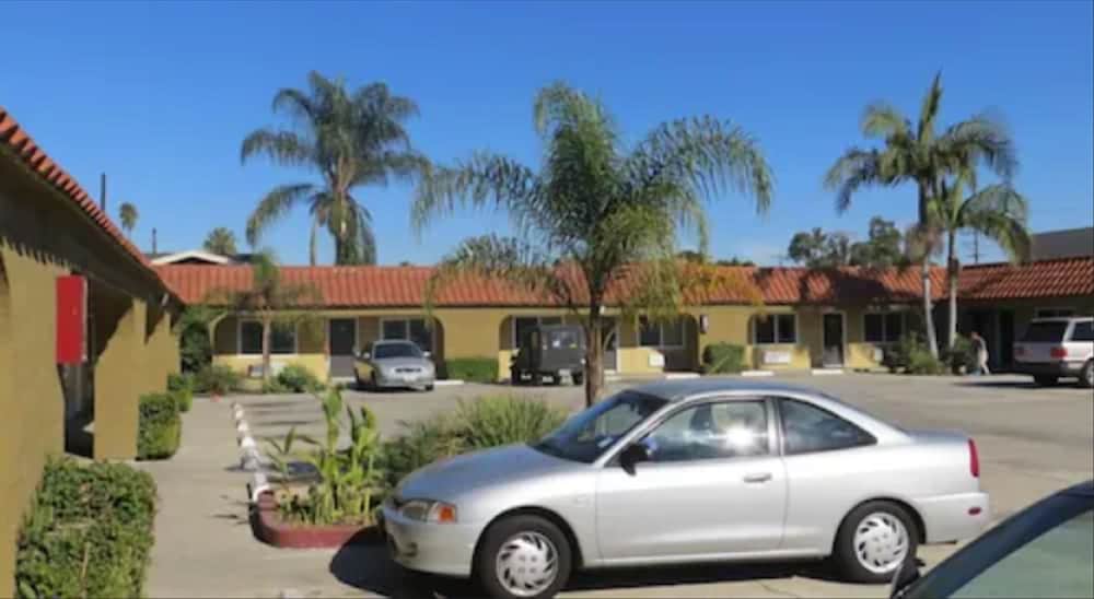 Rocky Inn Motel 30/44
