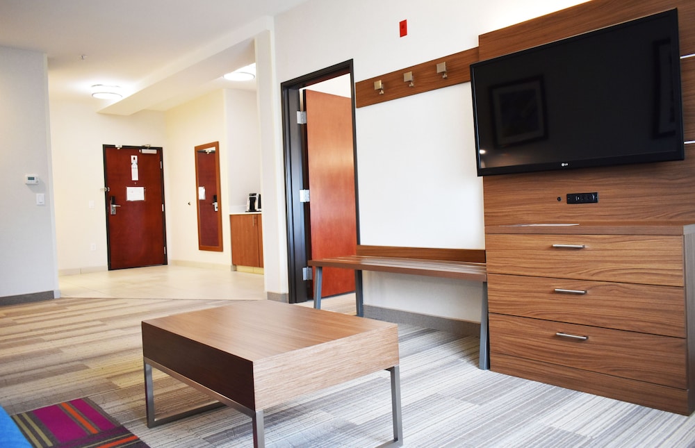 Holiday Inn Express Hotel And Suites Albany 10/52