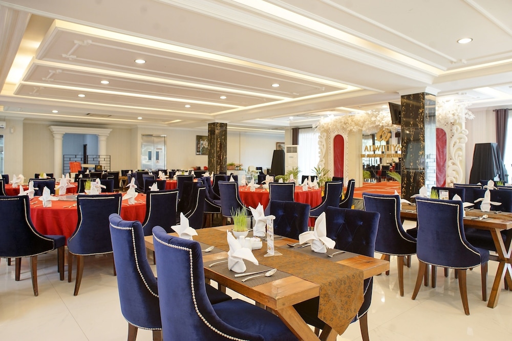 Adhiwangsa Hotel 59/65