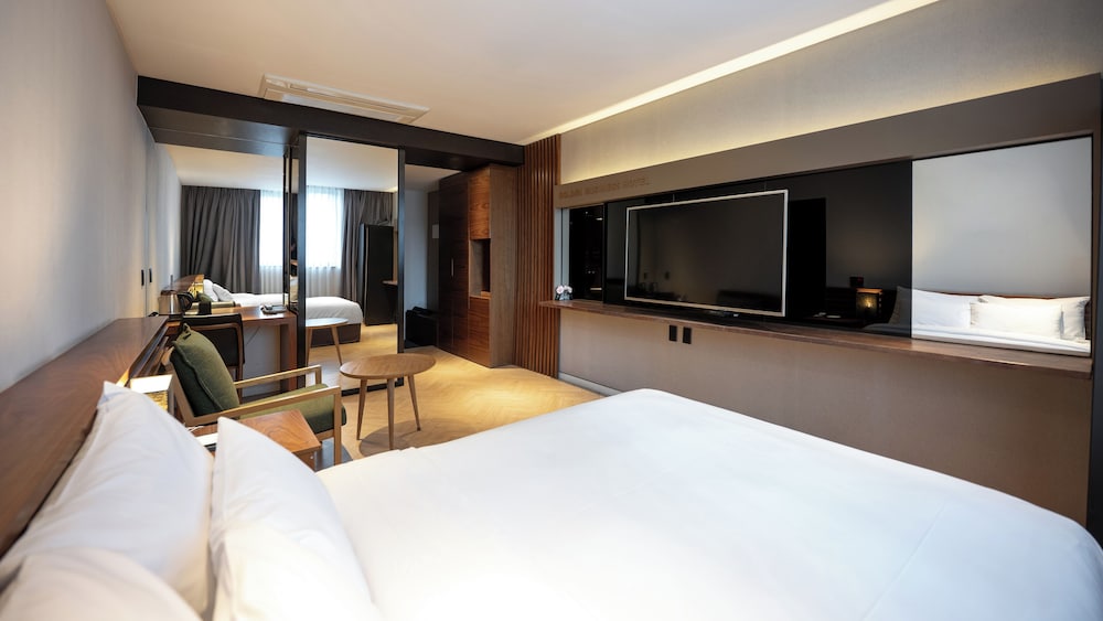 Golden Business Hotel 16/65