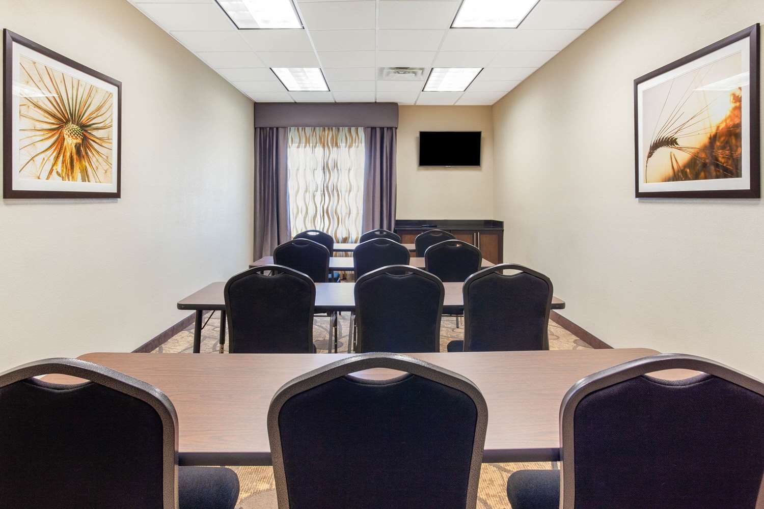 La Quinta Inn & Suites By Wyndham Gonzales Tx 14/17