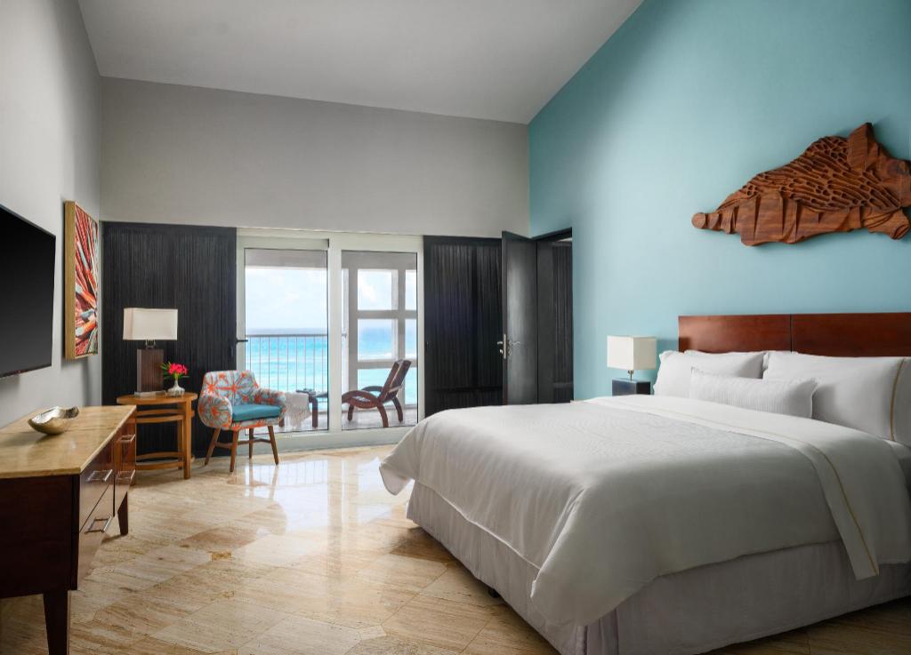 1 Bedroom, Ambassador, Suite, King Bed, Ocean View, Balcony
