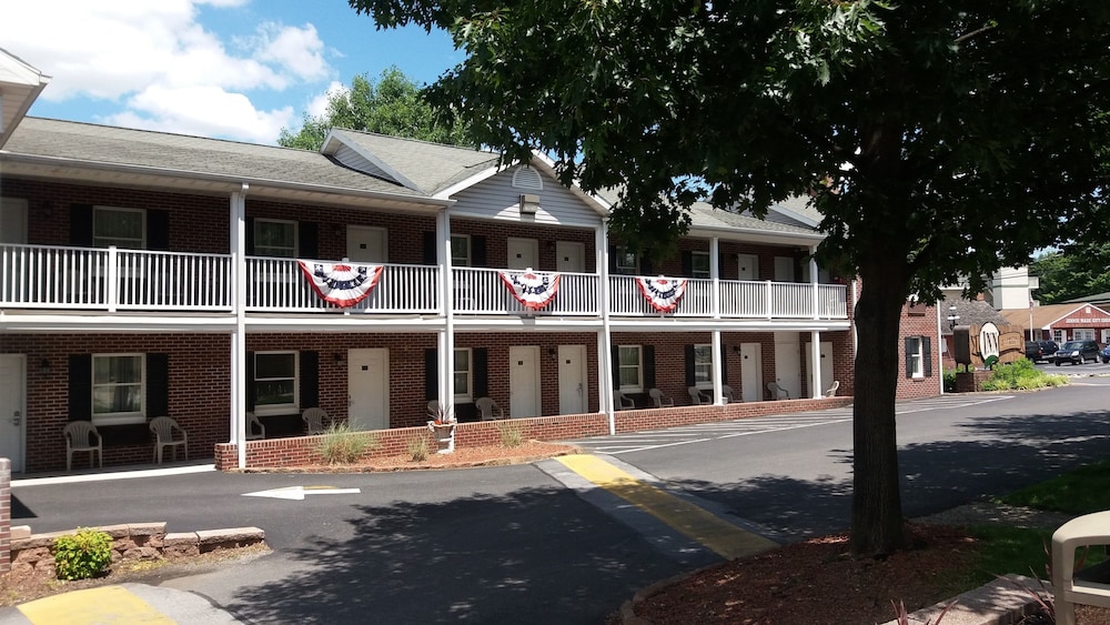 Inn at Cemetery Hill 4/50