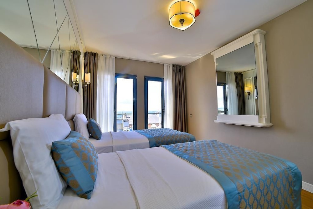 Paleria Hotel 12/27