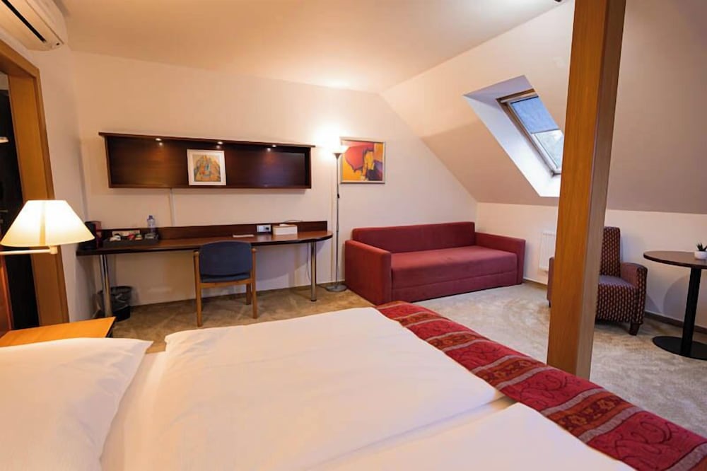 Hotel Atrium 34/73