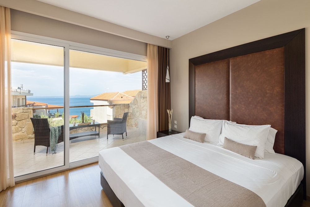 1 BEDROOM, SUPERIOR, DOUBLE OR TWIN BED, PARTIAL SEA VIEW, ANNEX